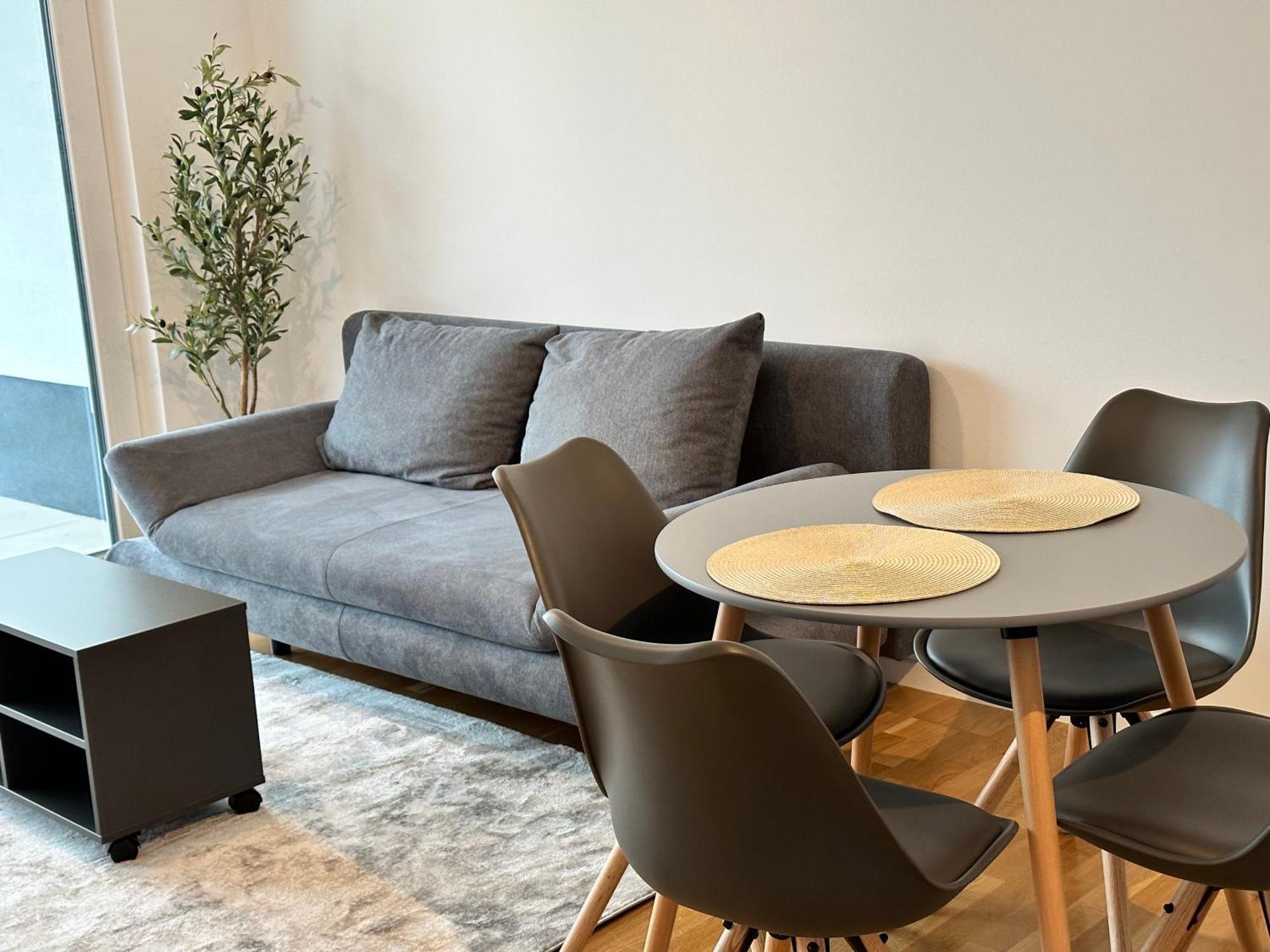 Modernes Apartment I Parkplatz I Terrasse Блумберг Екстериор снимка